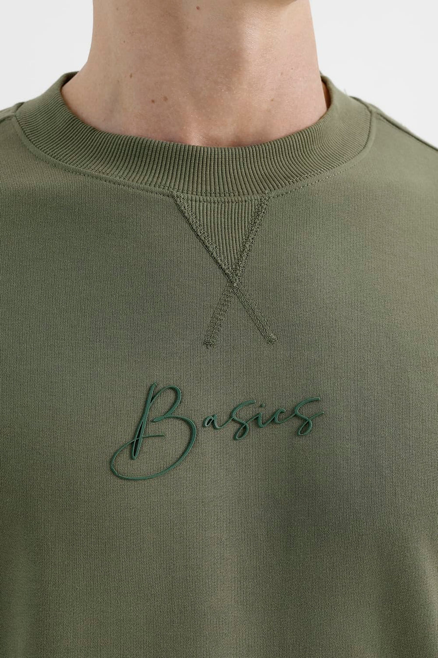 BASICS COMFORT FIT DEEP LICHEN GREEN COTTON CREW SWEART SHIRT
