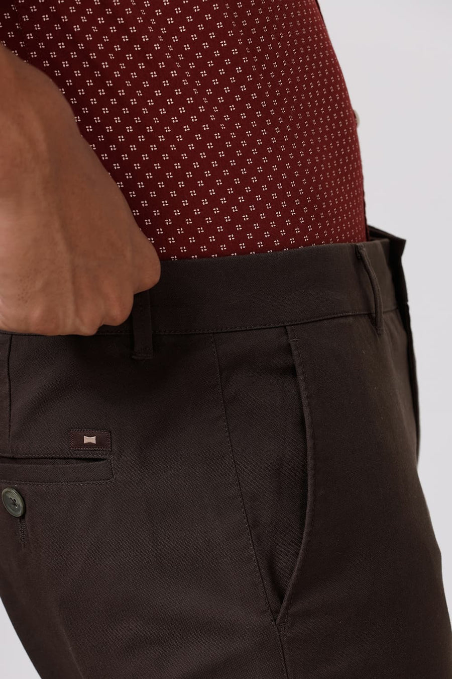BASICS TAPERED FIT BELUGA COFFEE COTTON STRETCH DOBBY TROUSER