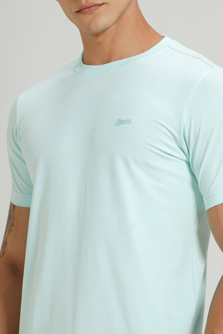 BASICS REGULAR FIT FAIR AQUA COTTON STRETCH CREW T-SHIRT