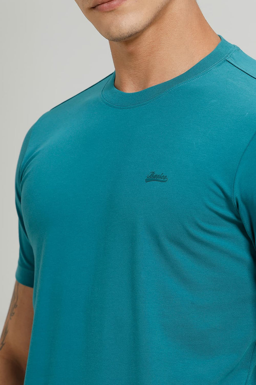 BASICS REGULAR FIT DEEP LAKE COTTON STRETCH CREW T-SHIRT