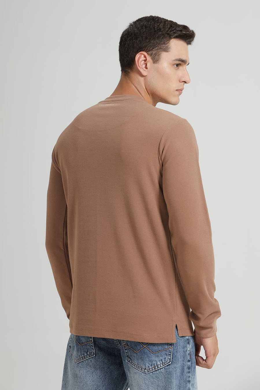 BASICS REGULAR FIT TIGERS EYE COTTON POLYESTER HENLEY T-SHIRT