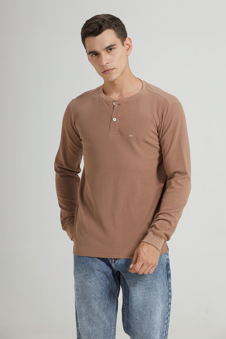 BASICS REGULAR FIT TIGERS EYE COTTON POLYESTER HENLEY T-SHIRT
