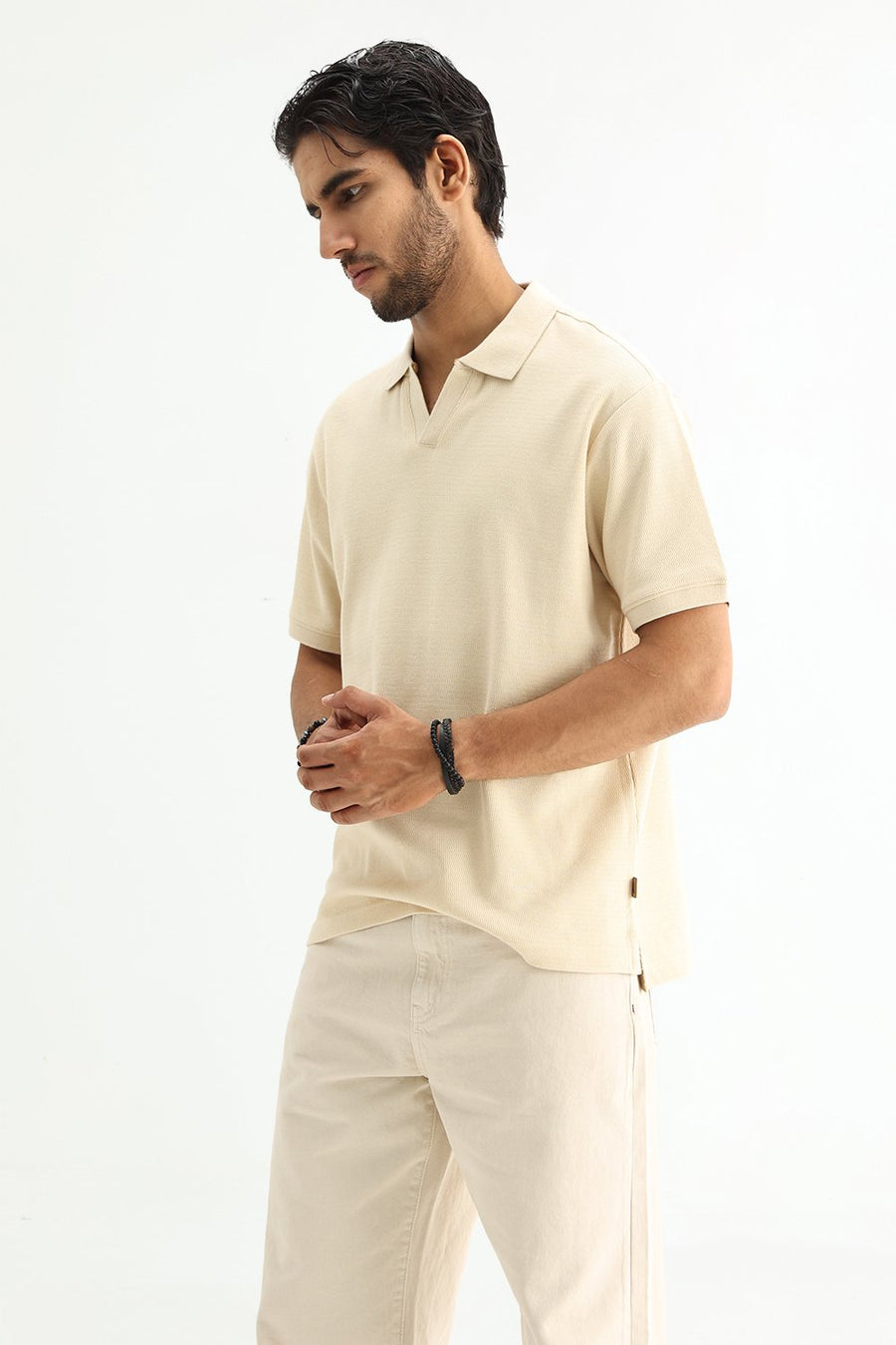BASICS REGULAR FIT BLEACHED SAND COTTON JOHNNY POLO T-SHIRT