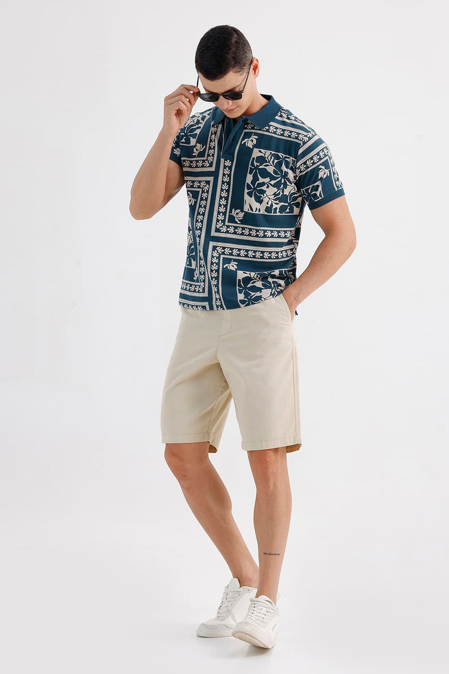 BASICS REGULAR FIT REFLECTING POND COTTON PRINTED POLO T-SHIRT